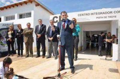 Marat�n de actos en Varela