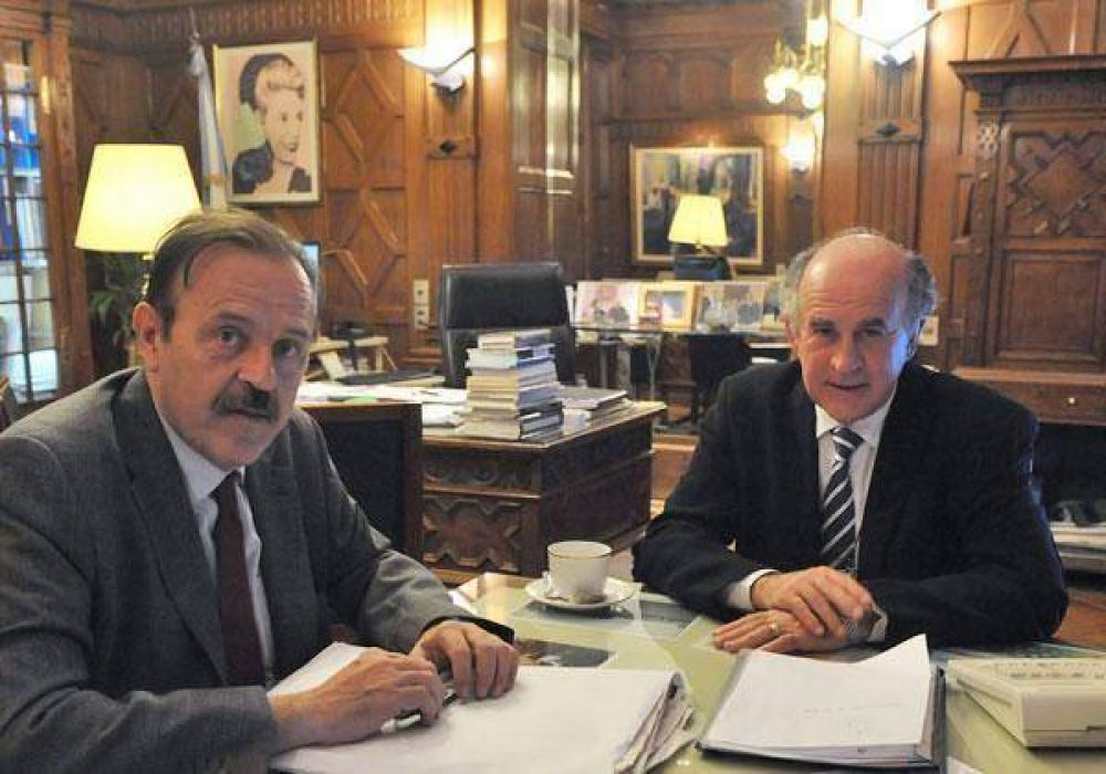 Farizano se reuni� con Oscar Parrilli