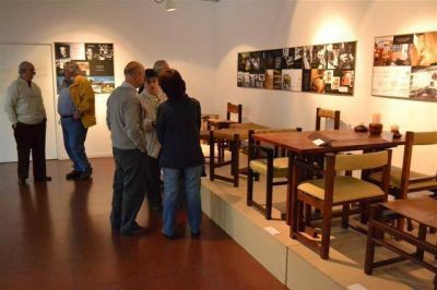 LUJ�N - FUE INAUGURADA LA MUESTRA DEL ARTISTA JUAN D�ALESSANDRO