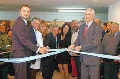 Ivoskus inaugur� la internaci�n del nuevo Hospital Thompson