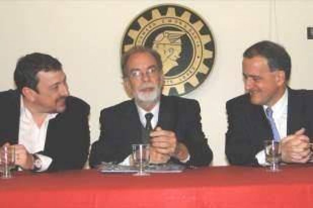 Gonz�lez Fraga acompa�� a Erro en una presentaci�n de propuestas