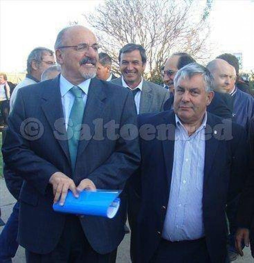 El ministro Carlos Tomada en Salto y en Indart  