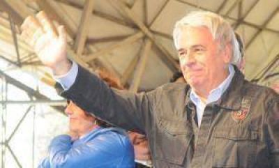 DLS, el gobernador �viajero�
