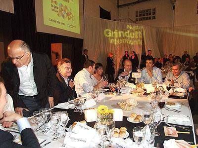 Macri visit� Lan�s e insisti� en la necesidad del corte de boleta