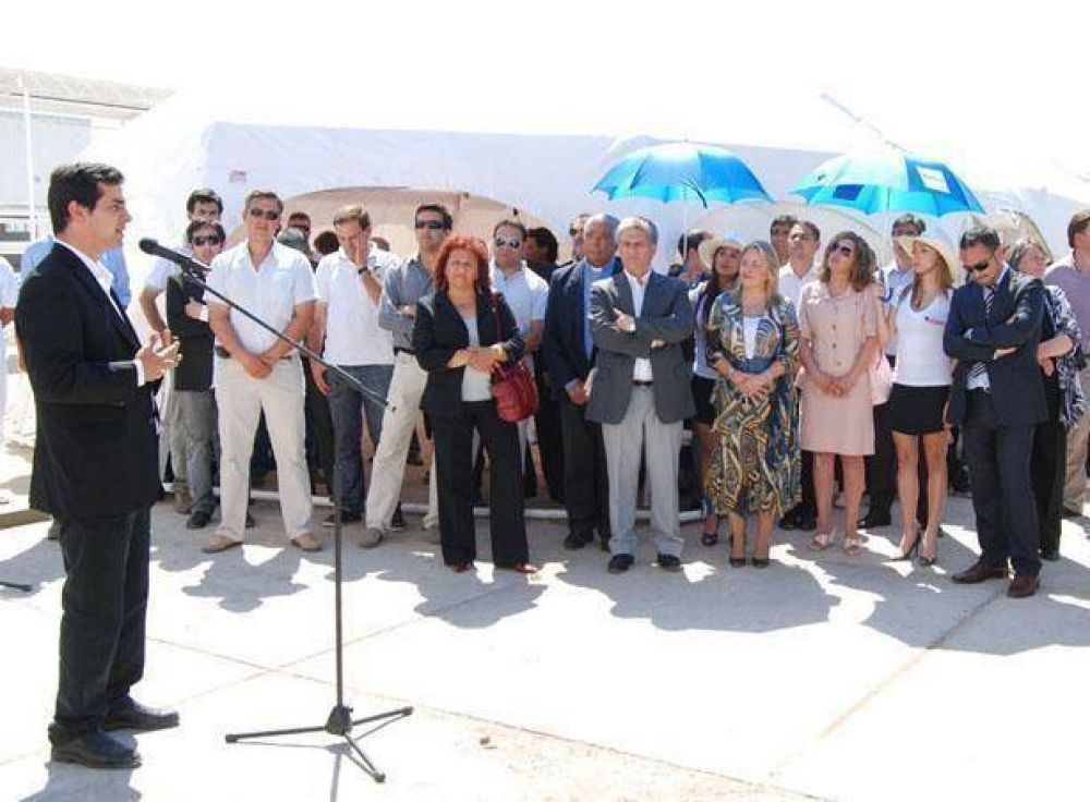 El Gobierno inaugur� un frigor�fico en Beazley y con este ya suma cinco en toda la Provincia  