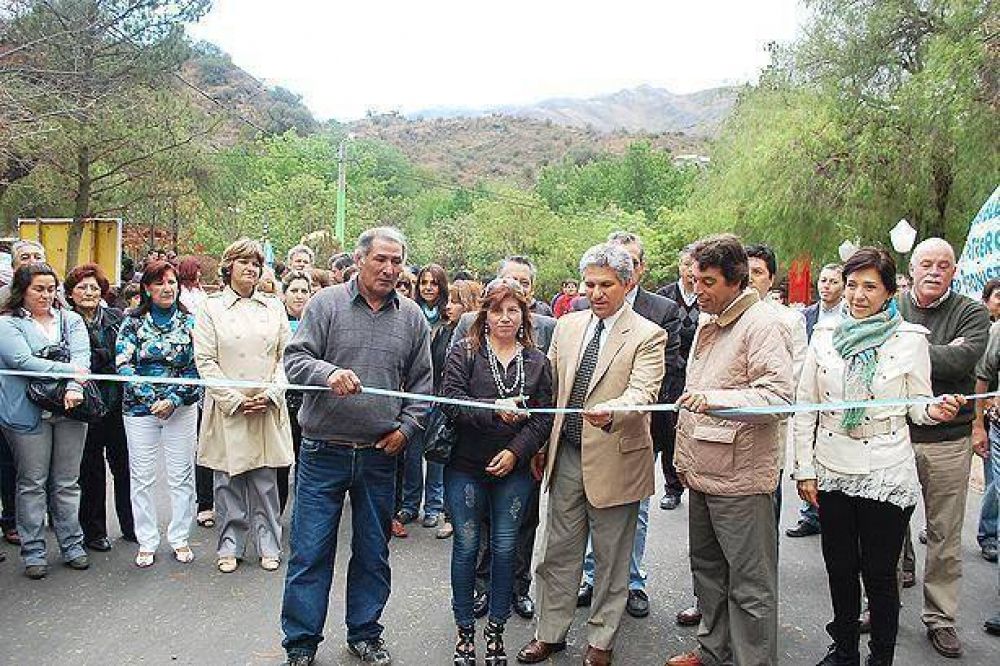 Potrero de Los Funes: Inauguraron asfalto y una Plaza Integradora