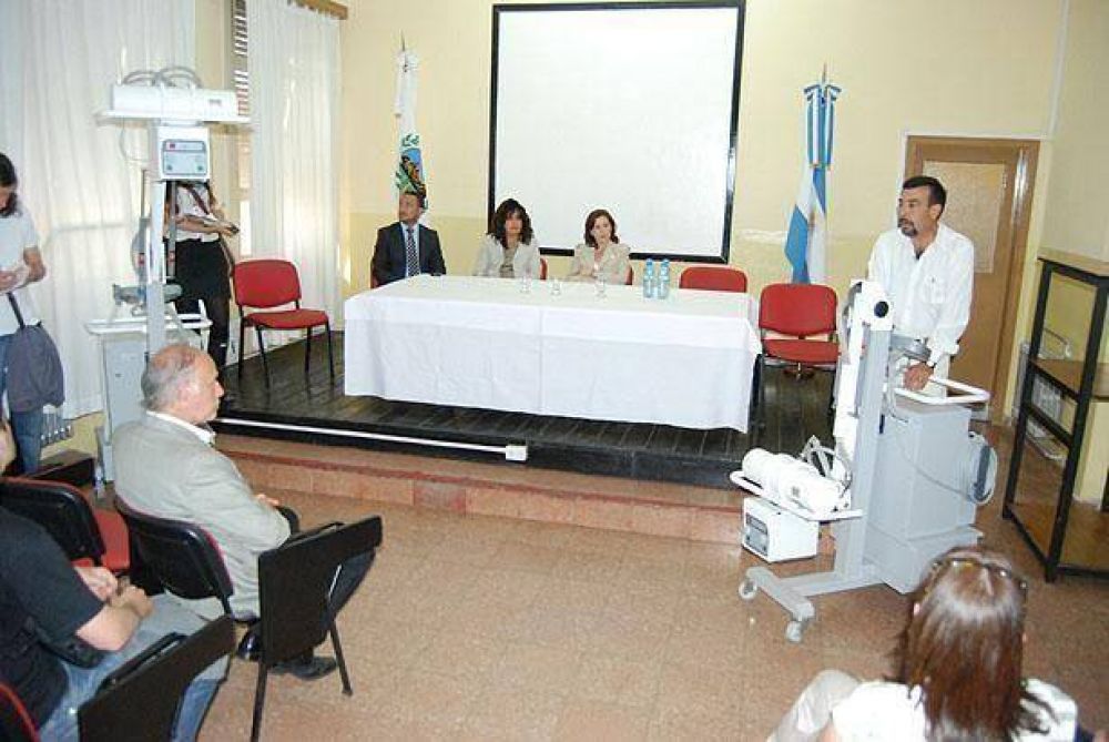 M�s seguridad y equipamiento para el Policl�nico de San Luis