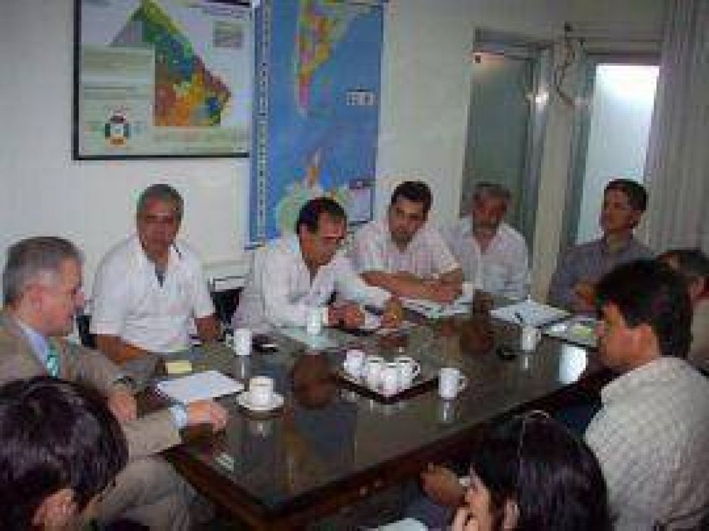 Romero se reuni� con los gremios ATECH y Federaci�n Sitech