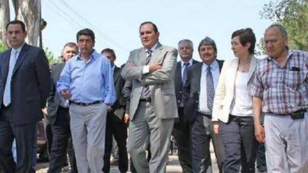 Alperovich crea el Ministerio de Coordinaci�n y guarda la reforma constitucional en el freezer