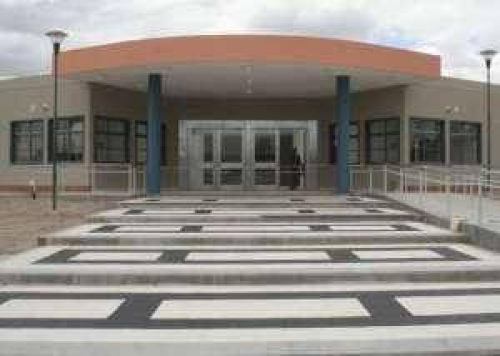 Despu�s de dos a�os, inauguraron el nuevo hospital de Sarmiento