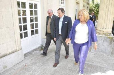El Ministro Casal recorri� las instalaciones donde funcionar� la Polic�a Departamental