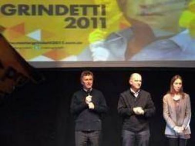 Macri pidi� en Lan�s que corten boleta por su Ministro y candidato N�stor Grindetti