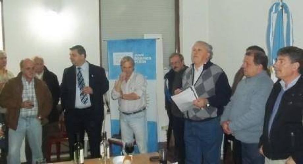 �El peronismo marplatense de pie junto a Carlos Cheppi�