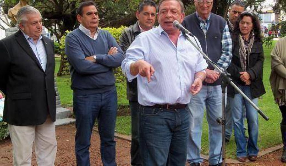  Z�ccaro inst� a sus militantes a �ir por todo� el 23 de octubre 