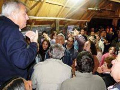  En el Quinto por la descentralizaci�n municipal, junto a la JP 