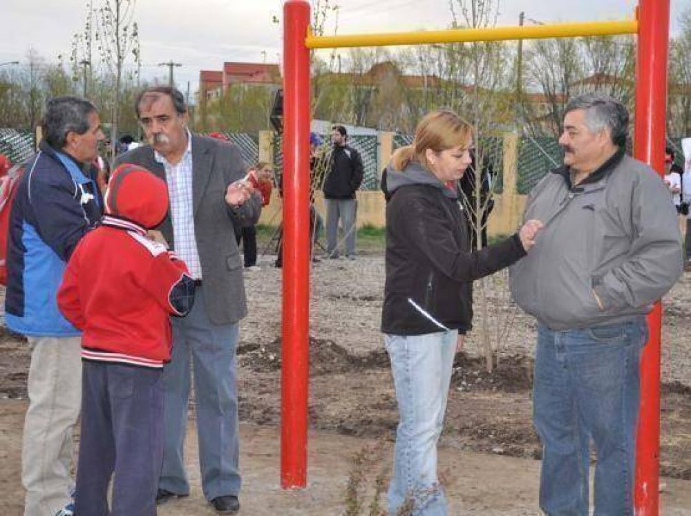 El intendente habilit� nueva plaza de la salud en la ciudad