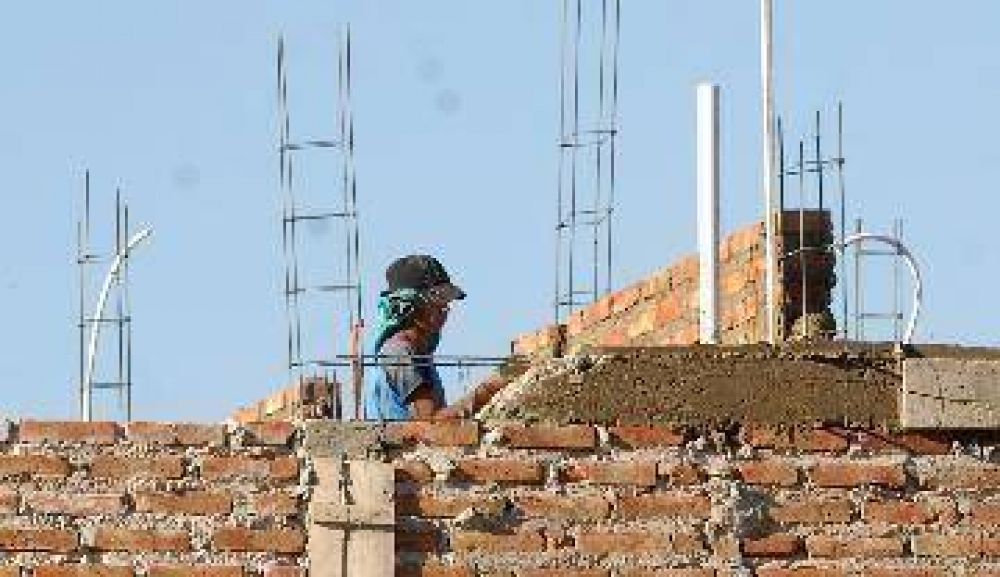 Ni comprar ni construir, la casa propia no es para todos