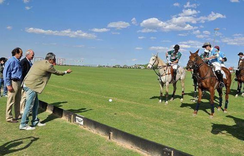 Comenz� el Mundial de Polo en San Luis con un amplio triunfo del seleccionado argentino
