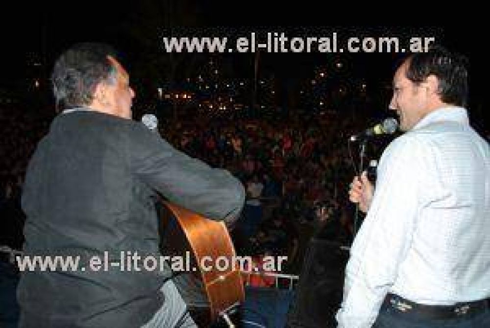 �Camau� y Bofill juntos: cantaron �El medio litro� y se respaldaron