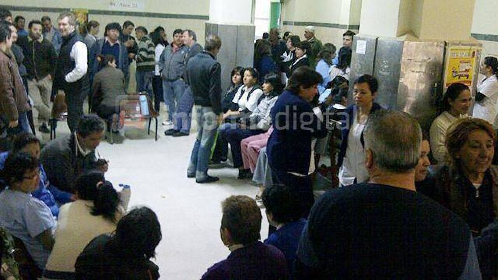 Trabajadores del San Mart�n podr�an volver al paro
