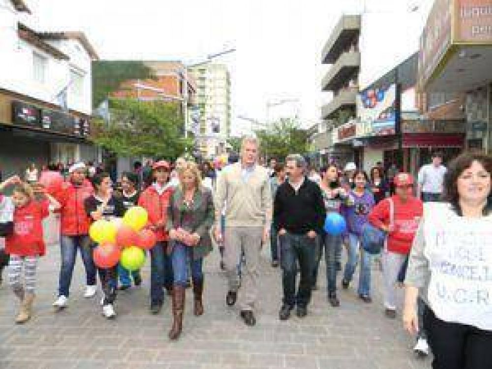 De Narv�ez en campa�a: Camin� la Peatonal Monteagudo 