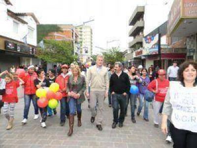 De Narv�ez en campa�a: Camin� la Peatonal Monteagudo 