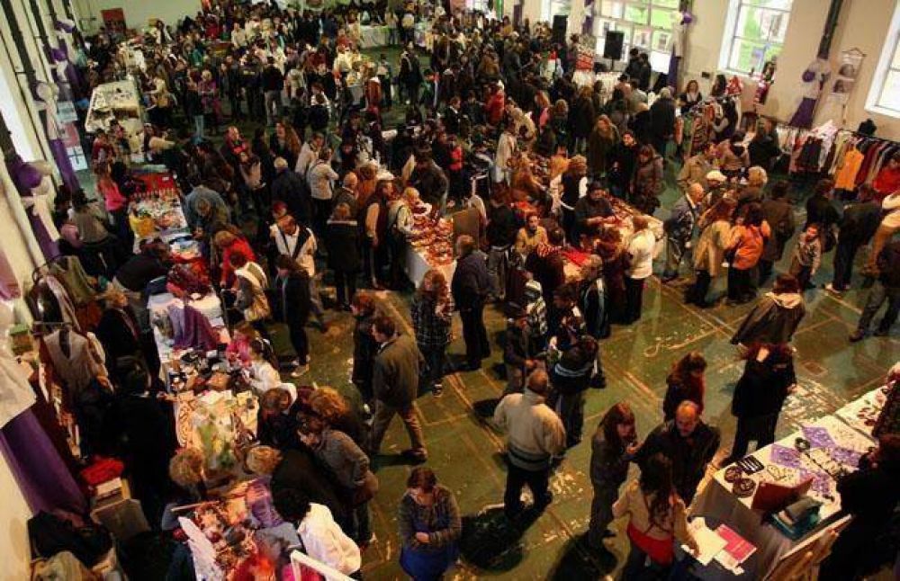 Miles de turistas y marplatenses visitaron la Feria de Emprendedores