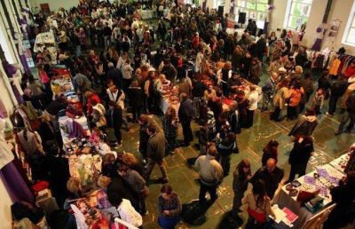 Miles de turistas y marplatenses visitaron la Feria de Emprendedores