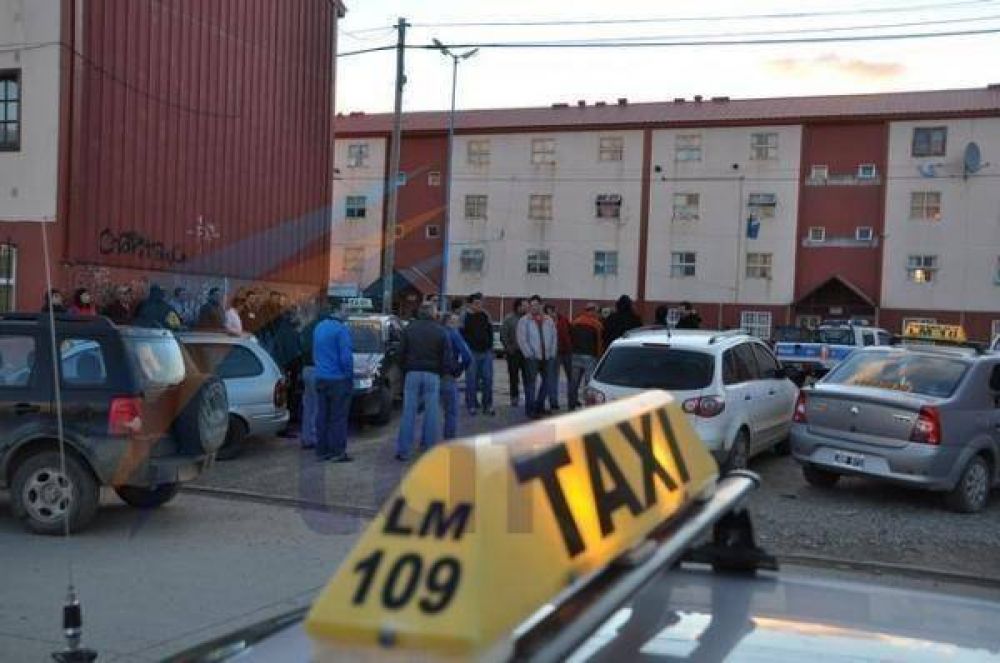 Taxistas detuvieron a un asaltante en Chacra IV y la Polic�a debi� intervenir para evitar un linchamiento Destacado