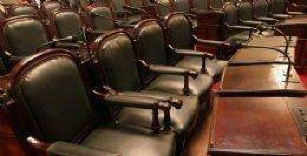 Dejan la poltrona con objetivos cumplidos y tareas pendientes