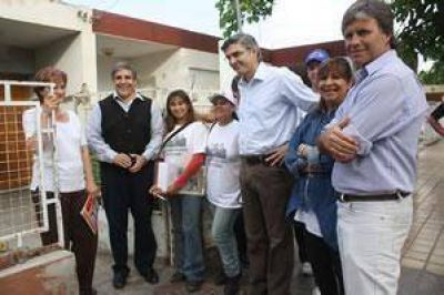 An�bal Fuentes camina en busca de la reelecci�n