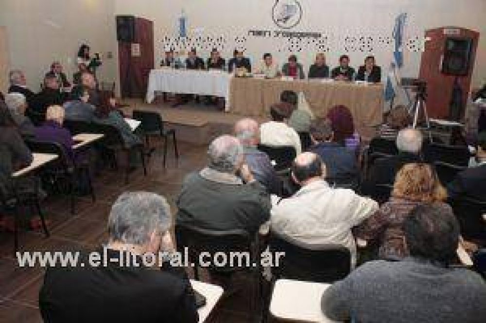 Los adalides que aspiran a una concejal�a juntos en un debate