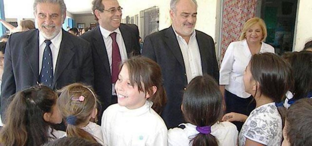 Tassano recorri� escuelas junto a Ricardo y habl� de proyectos educativos para la Municipalidad