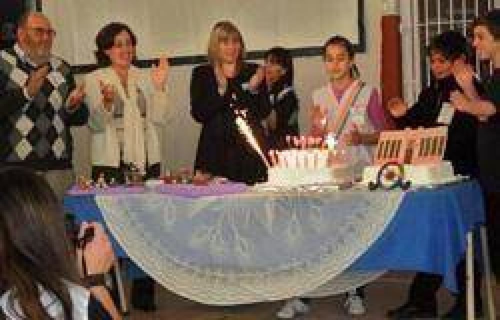 LA INTENDENTA PARTICIP� DE LOS FESTEJOS DE LA ESCUELA N� 6 DE CARLOS KEEN