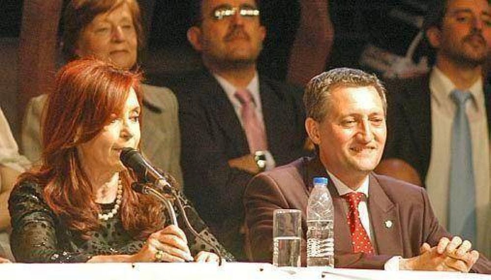 Imputado, Giacomino suspendi� su licencia y la UCR le pidi� sensatez