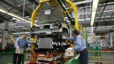 Renault desminti� la suspensi�n de personal en noviembre