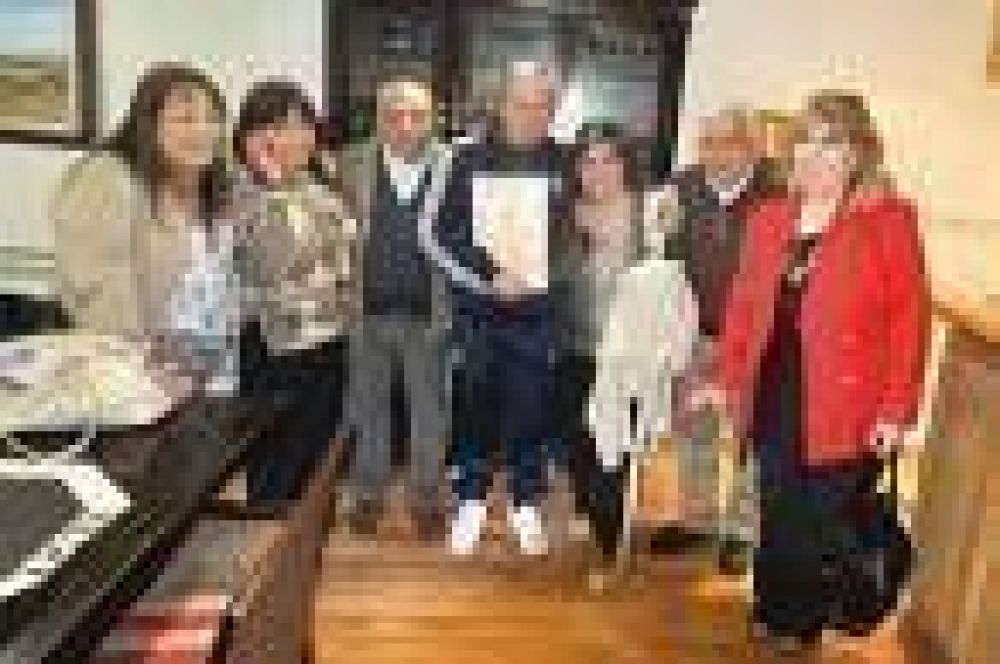Nueva Mesa Ejecutiva visit� al Gobernador 		