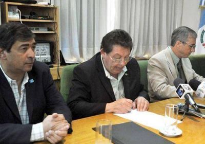 Firman convenio para finalizar viviendas