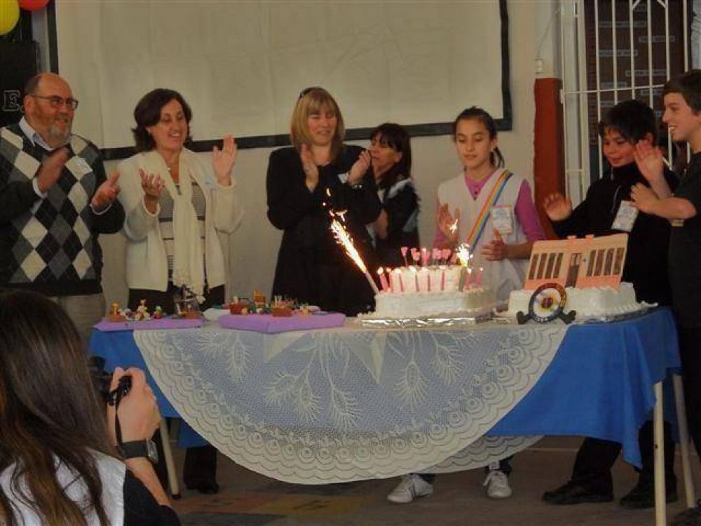LUJ�N - LA INTENDENTA PARTICIP� DE LOS FESTEJOS DE LA ESCUELA N� 6 DE CARLOS KEEN