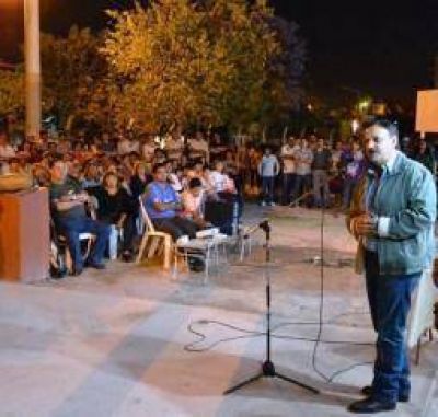 Quintela se puso al hombro la campa�a del Frente para la Victoria