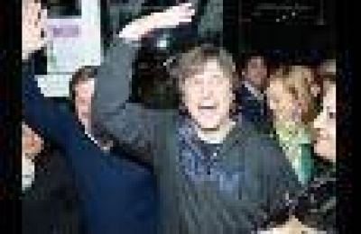 Amado Boudou hizo campa�a en Godoy Cruz, donde salud� a comerciantes y vecinos