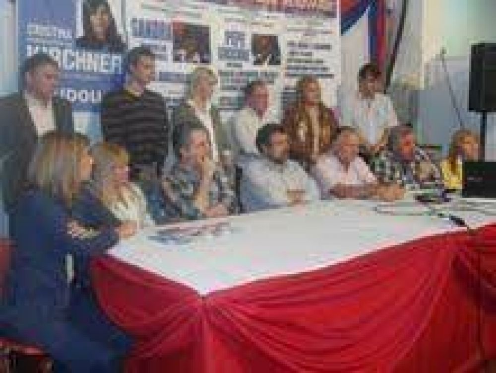En campa�a: Leverberg afirm� que �Ober� se compromete a que el 4 a 0 se haga realidad�
