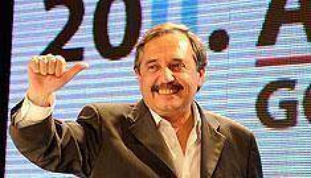 "S�lo la UCR puede ponerle freno al oficialismo"