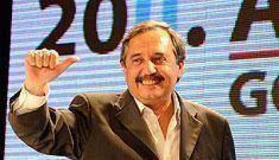 "S�lo la UCR puede ponerle freno al oficialismo"