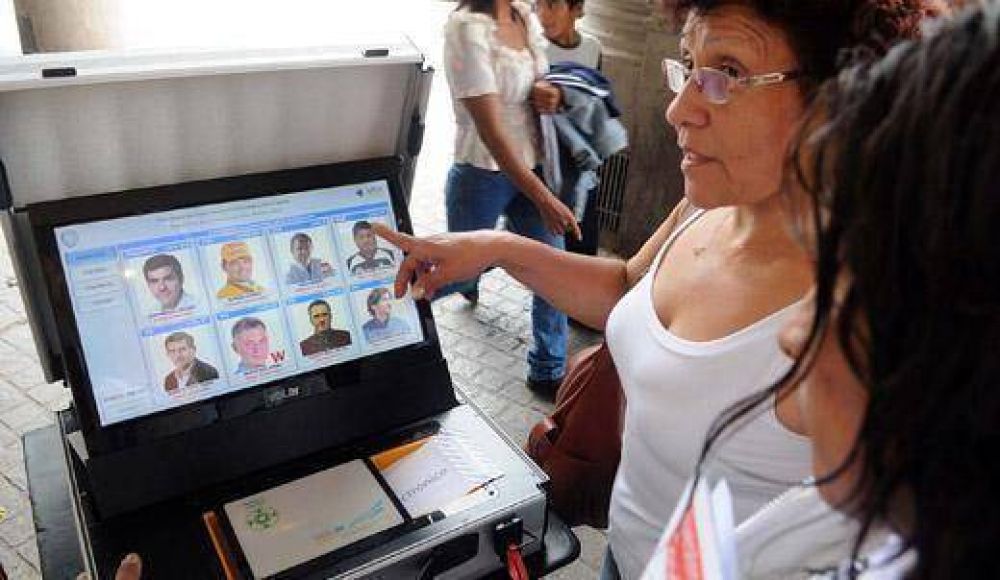 Un total de 4.175 extranjeros votar�n en Pilar con sistema electr�nico