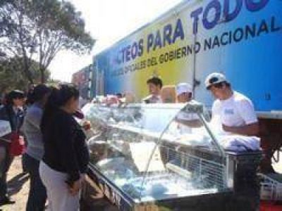 EL SABADO 15 DE OCTUBRE, CARNE Y LACTEOS PARA TODOS FRENTE AL PALACIO MUNICIPAL