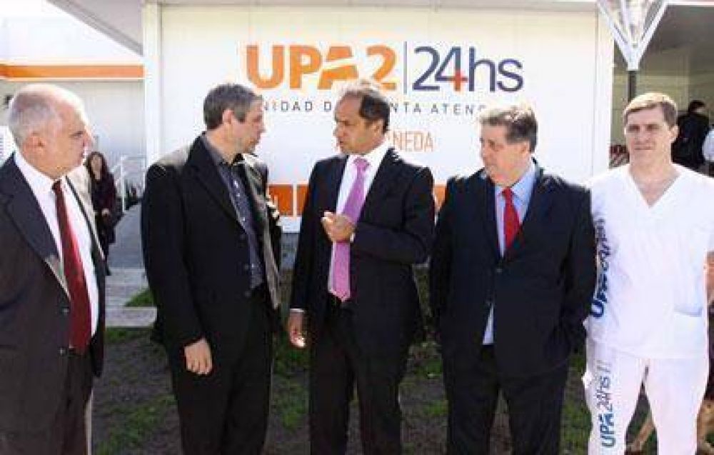 El Gobernador Scioli visit� la Unidad de Pronta Atenci�n de Avellaneda