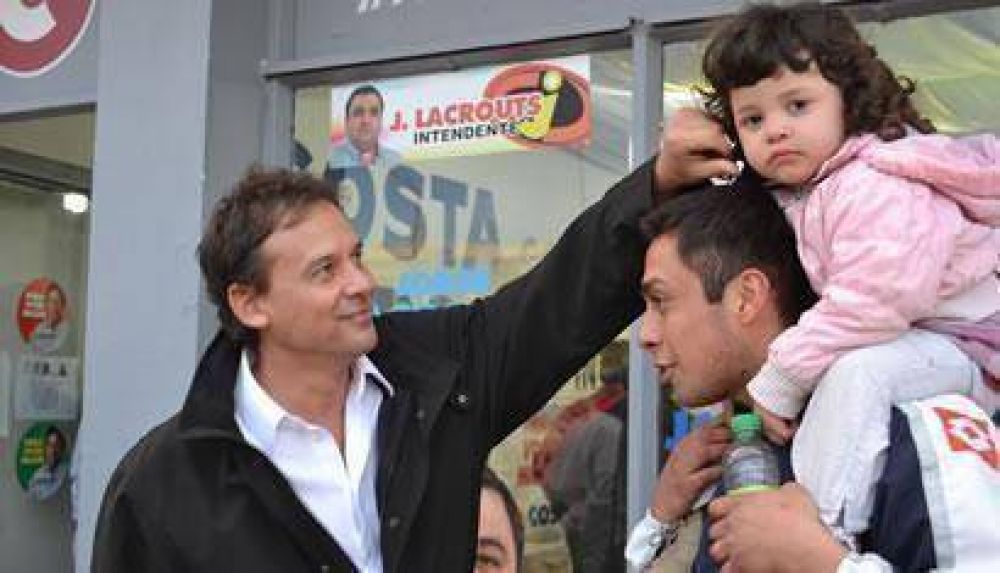 Costa: �Sin robar y sin mentir se puede transformar Santa Cruz�
