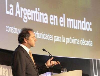 "La mejor pol�tica social es crear trabajo", dijo Scioli a los empresarios