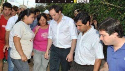 �Camau� con la campa�a al hombro